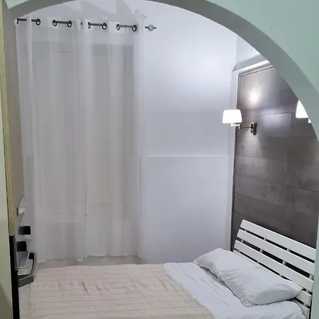 Brant Apartment *